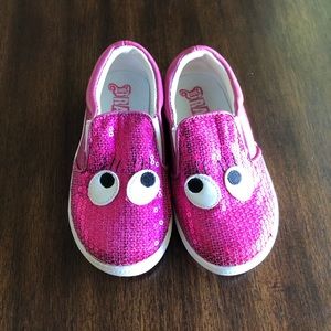 SOLD Toddler Shoes size 7